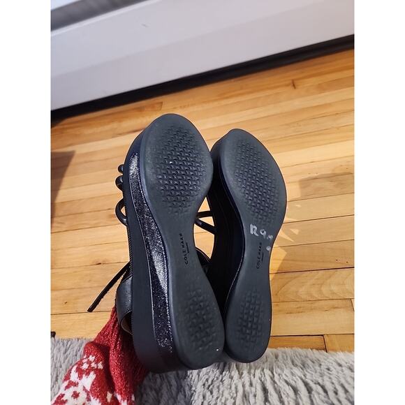 Cole Haan Women’s Grand Strappy Black Platform Wedge Sandal Size 7.5B - Picture 7 of 9